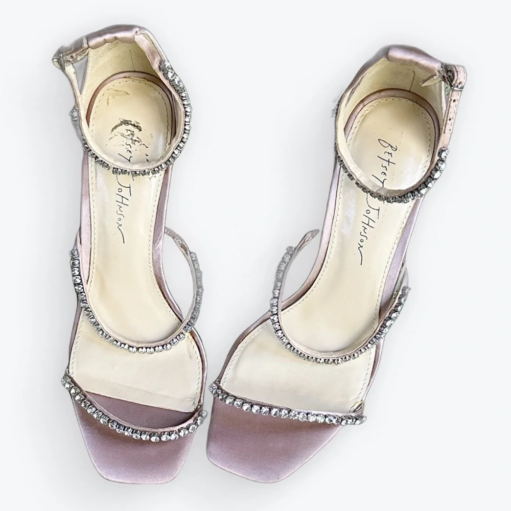 Betsey Johnson Elisa Heeled Satin Pump Sandal Nude Bedazzled Rhinestones ~ 8M